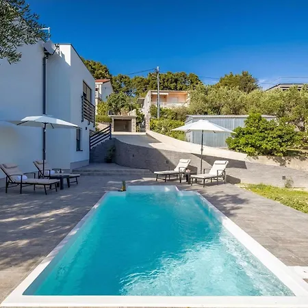 Karla Rab Holiday home